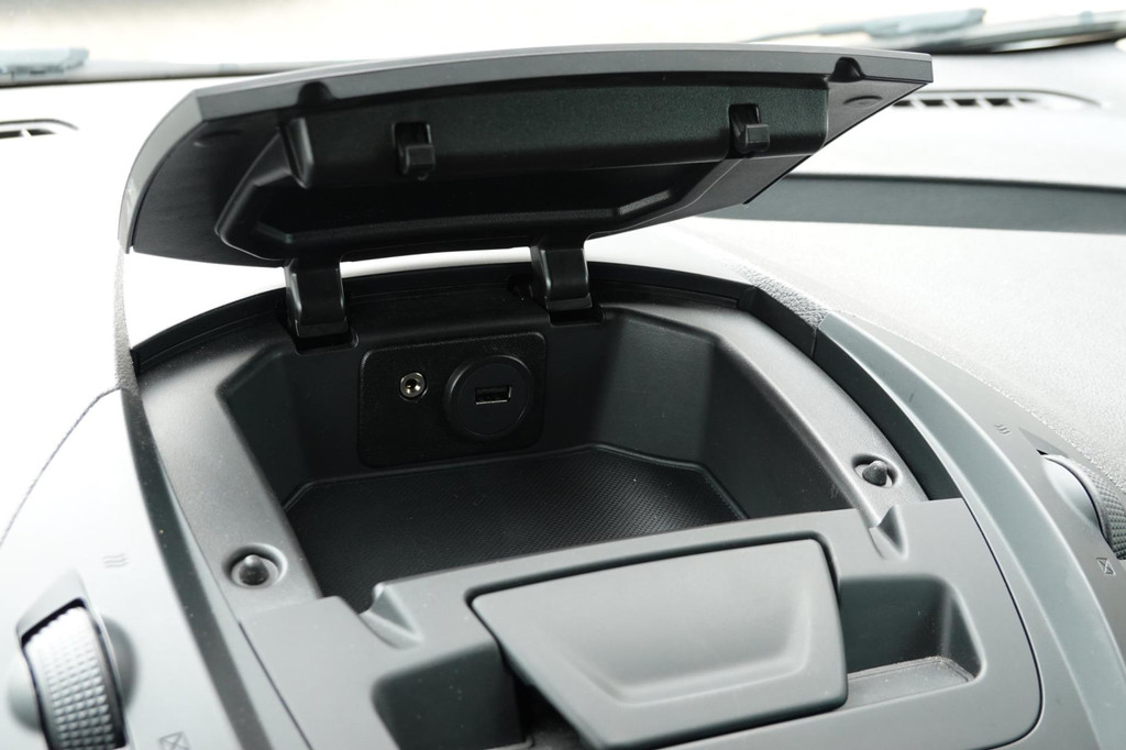 Ford TRANSIT COURIER 2022 Ford Transit Courier Gesloten bestelwagen Trend, 1.5 TDCi Diesel 75 PK, 17