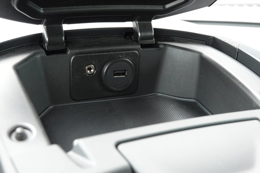 Ford TRANSIT COURIER 2022 Ford Transit Courier Gesloten bestelwagen Trend, 1.5 TDCi Diesel 75 PK, 18