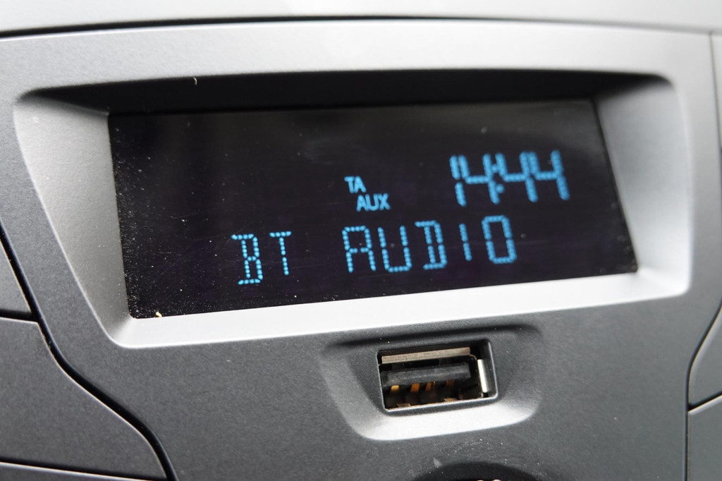 Ford TRANSIT COURIER 2022 Ford Transit Courier Gesloten bestelwagen Trend, 1.5 TDCi Diesel 75 PK, 21