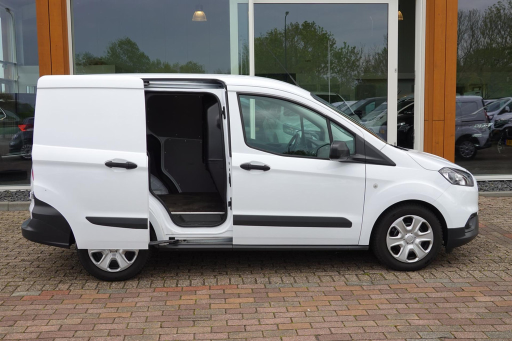 Ford TRANSIT COURIER 2022 Ford Transit Courier Gesloten bestelwagen Trend, 1.5 TDCi Diesel 75 PK, 7