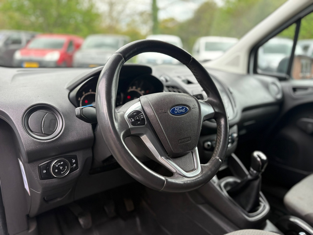 Ford TRANSIT COURIER |MARGE|BENZINEMOTOR|radio|bluetooth|trekhaak|multifunctioneel stuurwiel 14