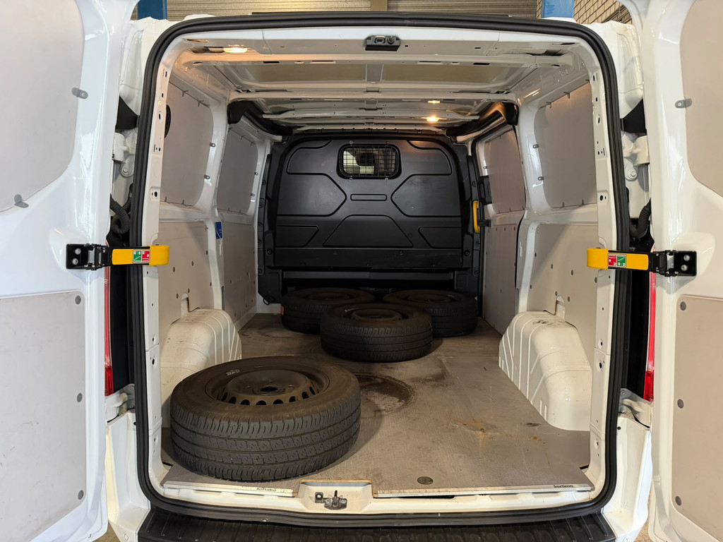 Ford TRANSIT CUSTOM 320 2.0 TDCI L1H1 Limited / Camera / 3 zits / carplay 7
