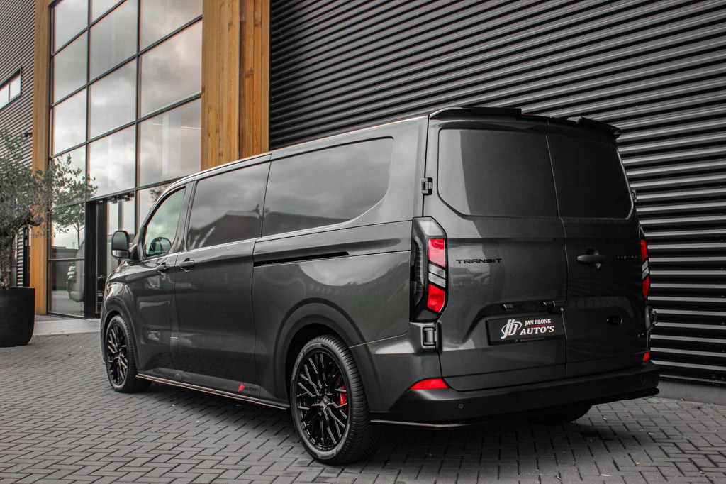 Ford TRANSIT CUSTOM 320 2.0 TDCI L2H1 170PK AWD 4X4 JB-EDITION / 3-ZITS / DRIVERS PACK / NAVIGATIE / FULL BLACK / BPM VRIJ / APPLE 11
