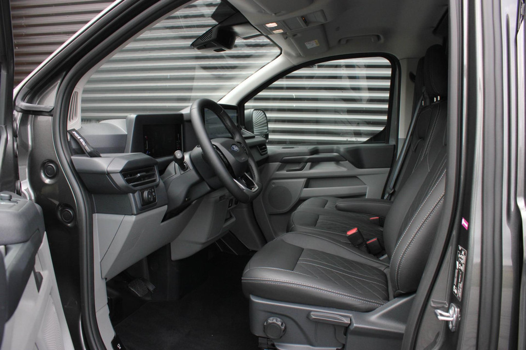Ford TRANSIT CUSTOM 320 2.0 TDCI L2H1 170PK AWD 4X4 JB-EDITION / 3-ZITS / DRIVERS PACK / NAVIGATIE / FULL BLACK / BPM VRIJ / APPLE 17