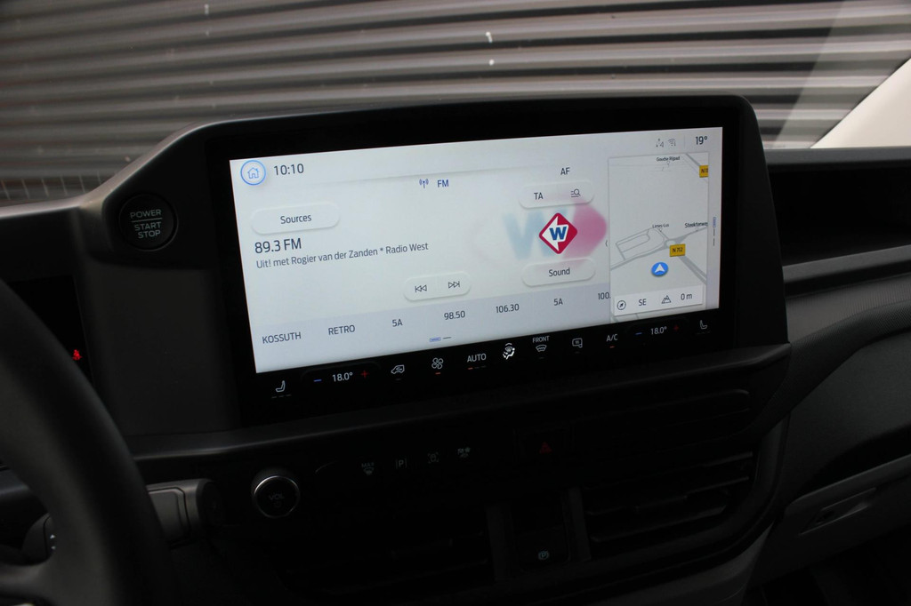 Ford TRANSIT CUSTOM 320 2.0 TDCI L2H1 170PK AWD 4X4 JB-EDITION / 3-ZITS / DRIVERS PACK / NAVIGATIE / FULL BLACK / BPM VRIJ / APPLE 18