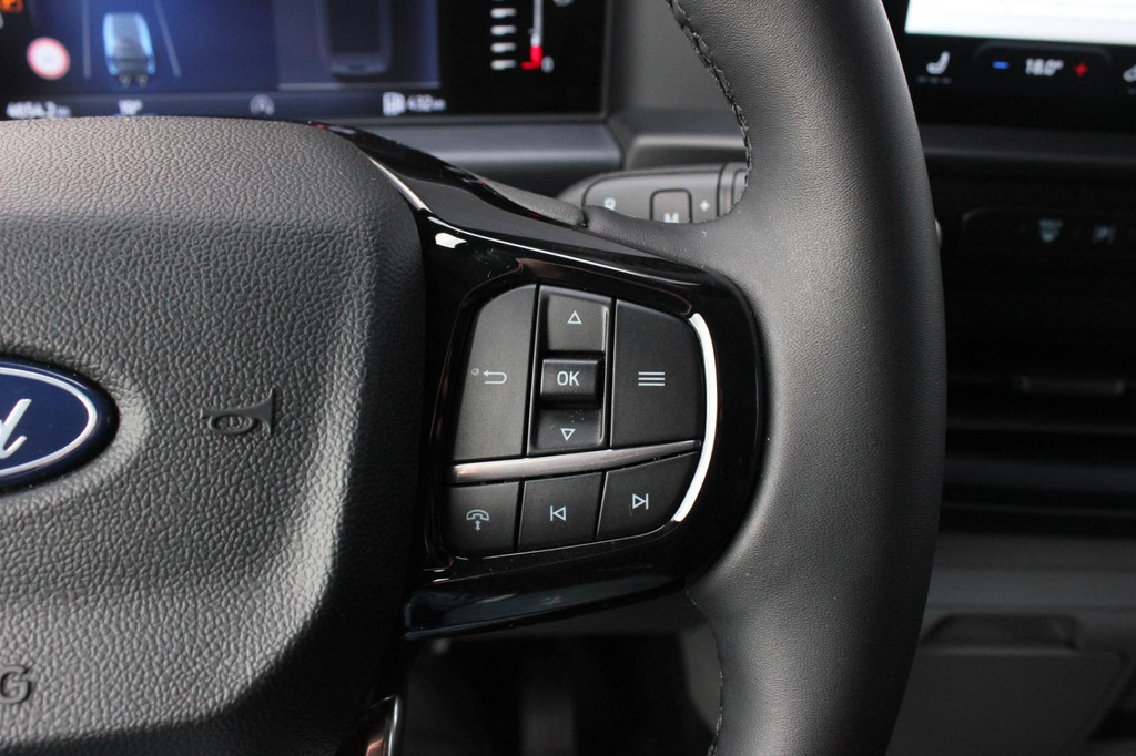 Ford TRANSIT CUSTOM 320 2.0 TDCI L2H1 170PK AWD 4X4 JB-EDITION / 3-ZITS / DRIVERS PACK / NAVIGATIE / FULL BLACK / BPM VRIJ / APPLE 21