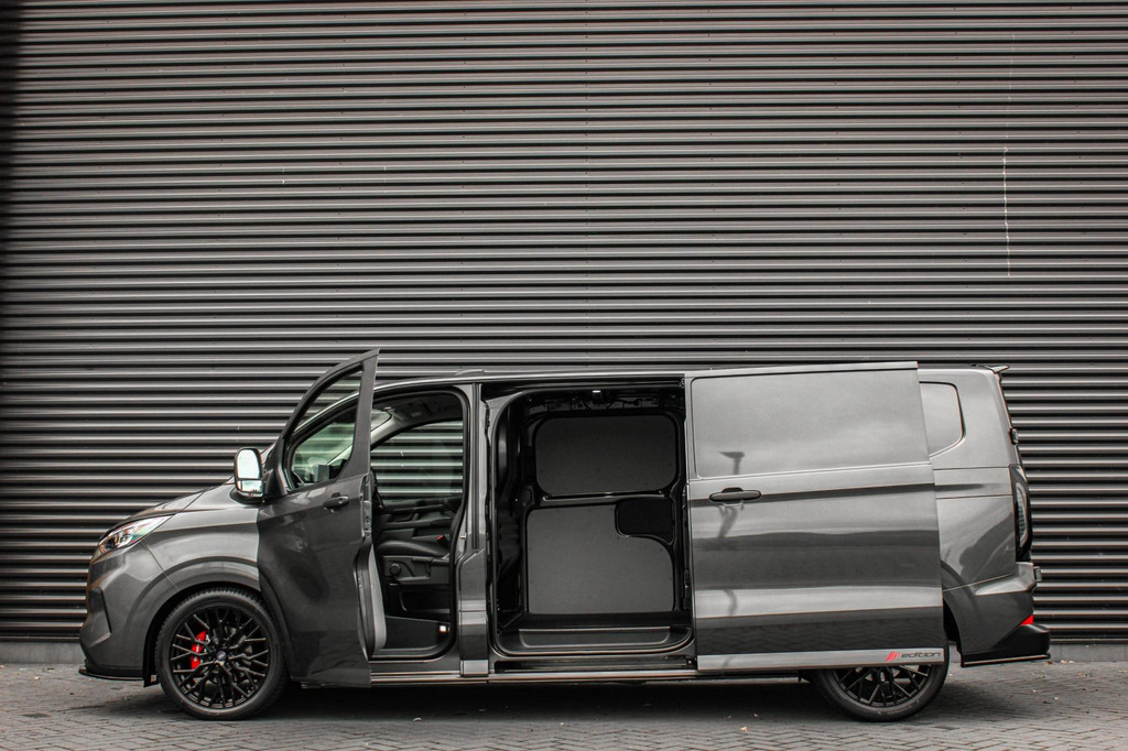 Ford TRANSIT CUSTOM 320 2.0 TDCI L2H1 170PK AWD 4X4 JB-EDITION / 3-ZITS / DRIVERS PACK / NAVIGATIE / FULL BLACK / BPM VRIJ / APPLE 7