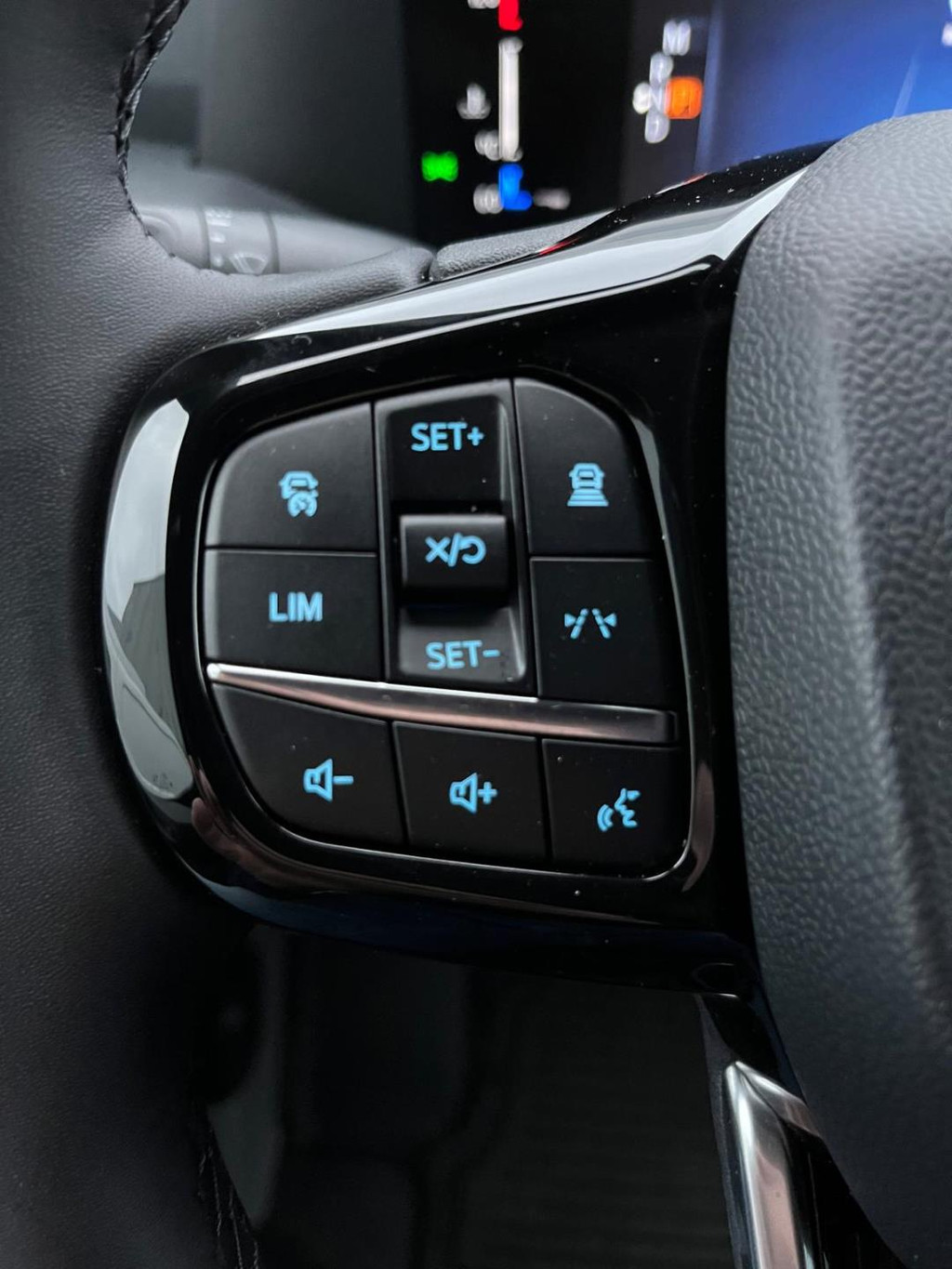 Ford TRANSIT CUSTOM 320 2.0 TDCI L2H1 Limited 170 pk !! Automaat 17