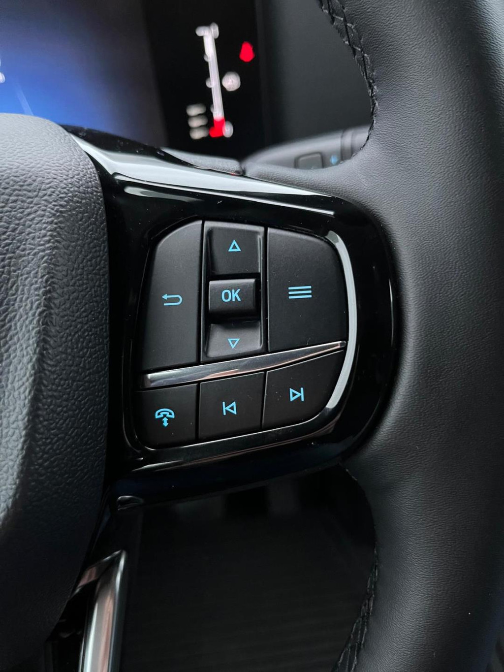 Ford TRANSIT CUSTOM 320 2.0 TDCI L2H1 Limited 170 pk !! Automaat 18