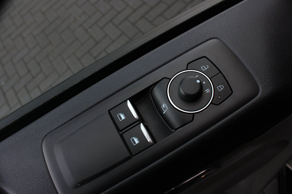 Ford TRANSIT CUSTOM 320 2.0 TDCI L2H1 MS-RT DC AWD DUBBEL CABINE BPM VRIJ / KUIPSTOELEN / DIRECT RIJDEN / NAVIGATIE / FULL BLACK 15