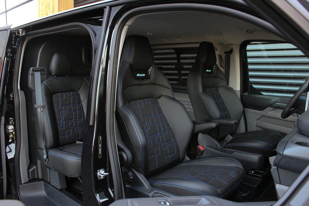 Ford TRANSIT CUSTOM 320 2.0 TDCI L2H1 MS-RT DC AWD DUBBEL CABINE BPM VRIJ / KUIPSTOELEN / DIRECT RIJDEN / NAVIGATIE / FULL BLACK 19