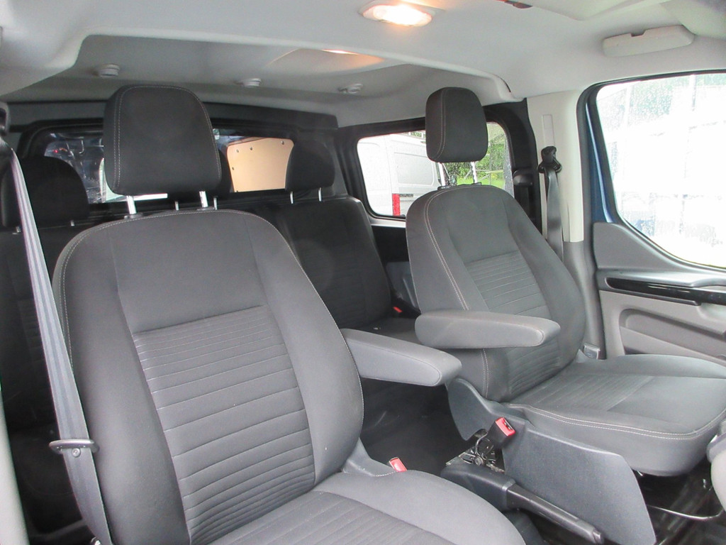 Ford TRANSIT CUSTOM L1H1 130 pk autmaat dc airco navigatie camera 20