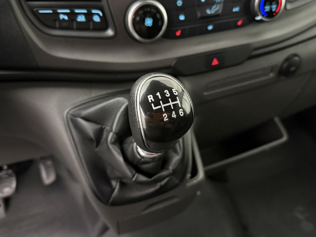 Ford Transit 130PK L4H3 Jumbo | Camera | Trekhaak | 3-Zits | Airco | Cruise | Betimmering 16