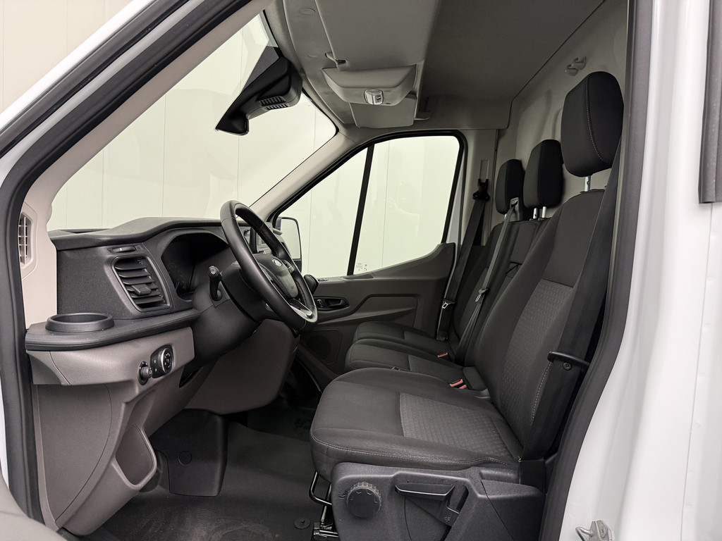 Ford Transit 130PK L4H3 Jumbo | Camera | Trekhaak | 3-Zits | Airco | Cruise | Betimmering 19