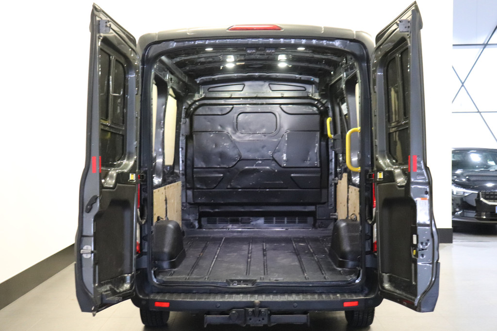Ford Transit 2.0 TDCI 130PK L2H2 EURO6 - Airco - Cruise - Navi - Stoelverw. - € 11.950,- Excl. 14