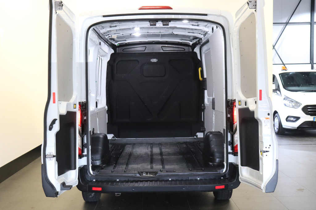 Ford Transit 2.0 TDCI 130PK L2H2 EURO 6 - Airco - Cruise - PDC - €14.900,- Excl. 8