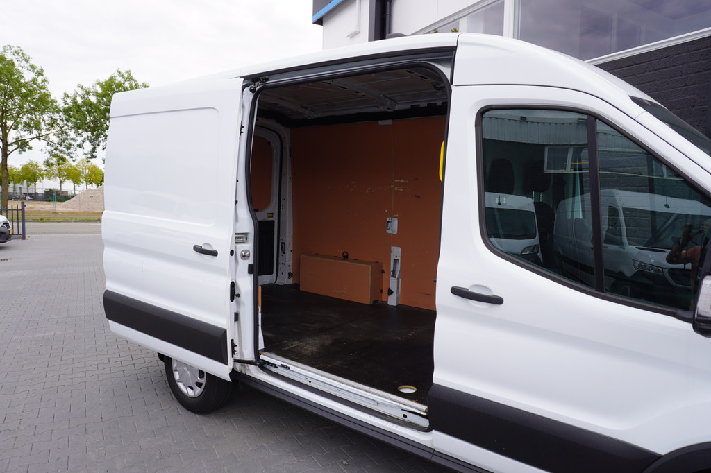 Ford Transit 2.0 TDCI 130PK L2H2 EURO 6 - Airco - Navi - Cruise - â¬20.900,- Excl. 9