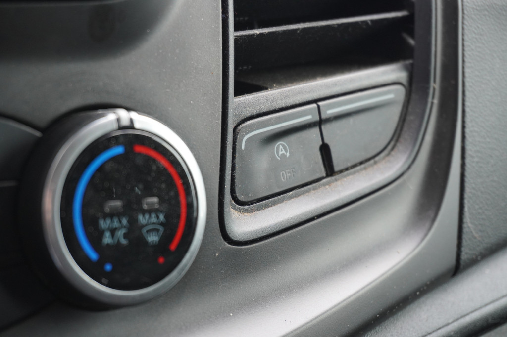 Ford Transit 2.0 TDCI 130PK L2H2 EURO 6 - Airco - Navi - Cruise - PDC - â¬16.900,- Excl. 13