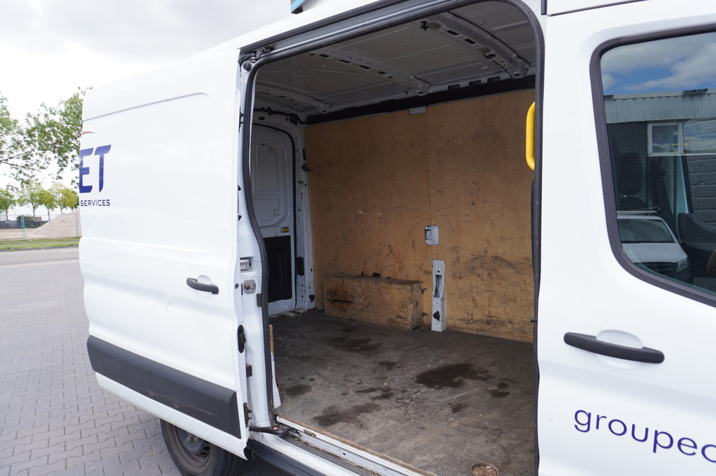 Ford Transit 2.0 TDCI 130PK L2H2 EURO 6 - Airco - Navi - Cruise - PDC - â¬16.900,- Excl. 8