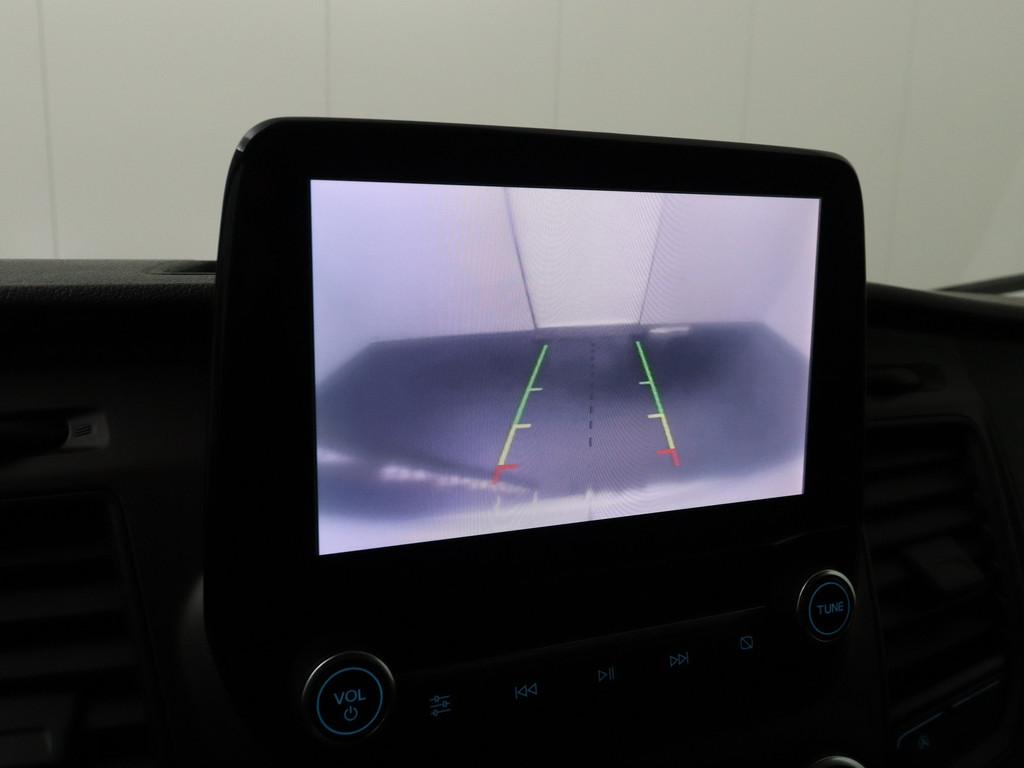 Ford Transit 2.0TDCI 130PK L2H2 | Imperiaal | Trekhaak | Gate locks | Navigatie | Camera | Airco | Cruise | 3-Persoons 18