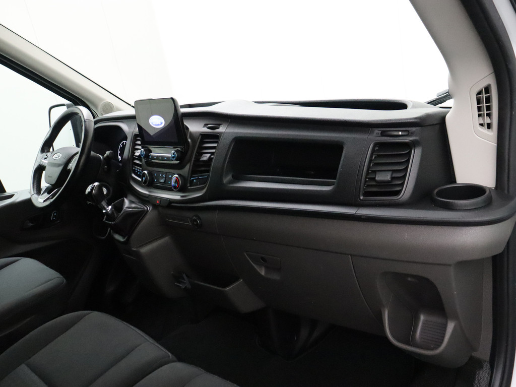 Ford Transit 2.0TDCI 130PK L2H2 | Imperiaal | Trekhaak | Gate locks | Navigatie | Camera | Airco | Cruise | 3-Persoons 20