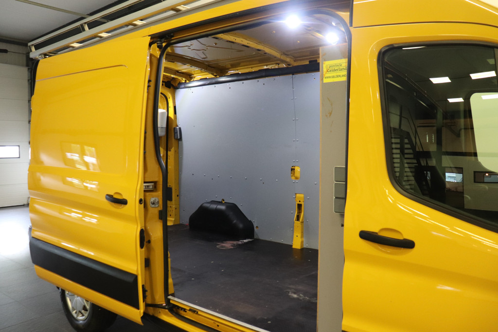 Ford Transit 2.0 TDCI 130PK L3H2 EURO 6 - Airco - Cruise - PDC - ⬠13.950,- Excl. 8