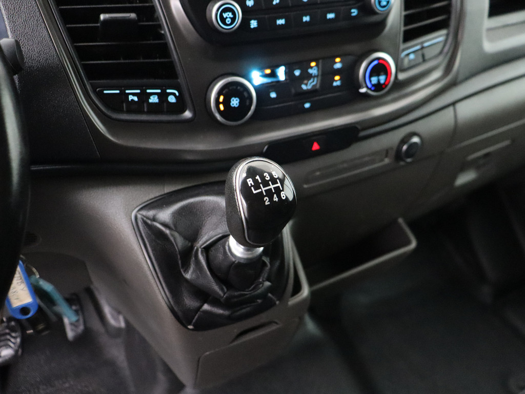 Ford Transit 2.0TDCI 130PK L3H2 | Imperiaal | Trekhaak | 3-Persoons | Betimmering | Airco 15