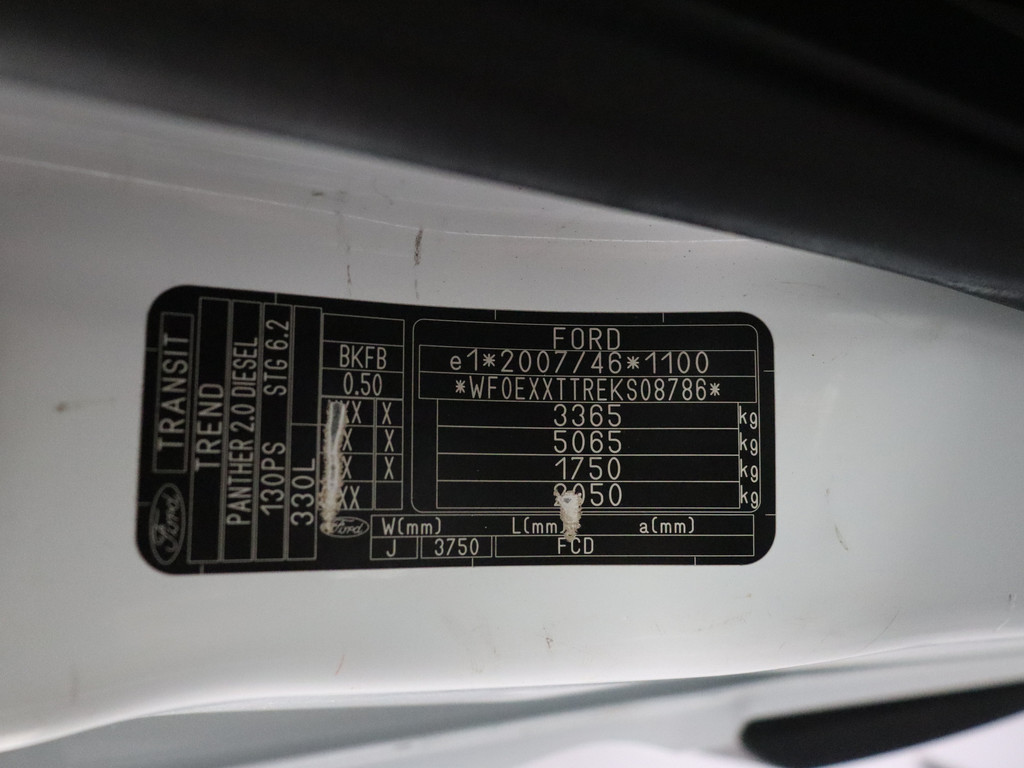 Ford Transit 2.0TDCI 130PK L3H2 | Imperiaal | Trekhaak | 3-Persoons | Betimmering | Airco 20