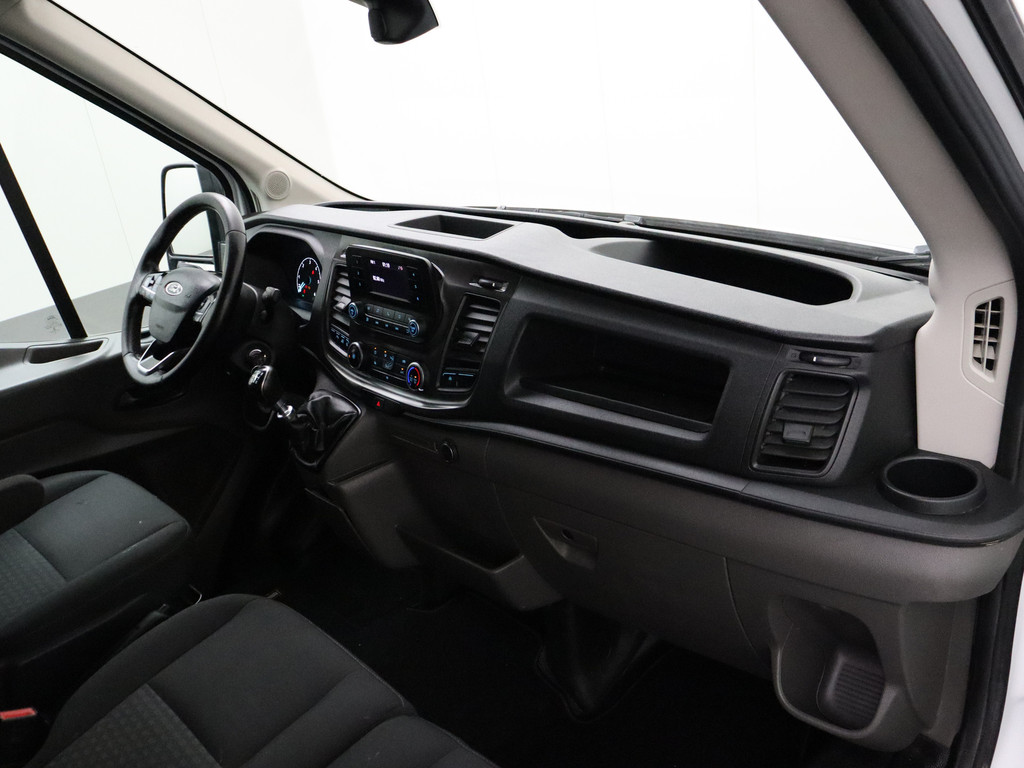 Ford Transit 2.0TDCI 130PK L3H2 Imperiaal | Trekhaak | Gate Locks | Betimmering | 3-Persoons | Airco | Cruise 18