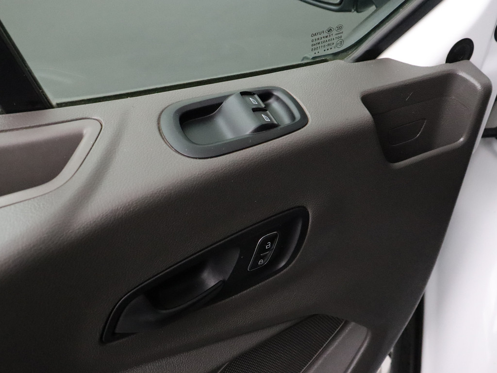 Ford Transit 2.0TDCI 130PK L3H2 Imperiaal | Trekhaak | Gate Locks | Betimmering | 3-Persoons | Airco | Cruise 8