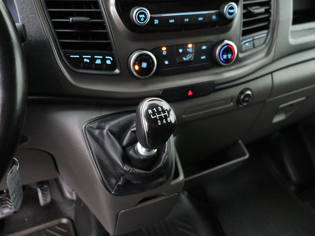 Ford Transit 2.0TDCI 130PK L3H2 RWD | Navigatie | Airco | Cruise | Trekhaak | Betimmering | 3-Persoons 15