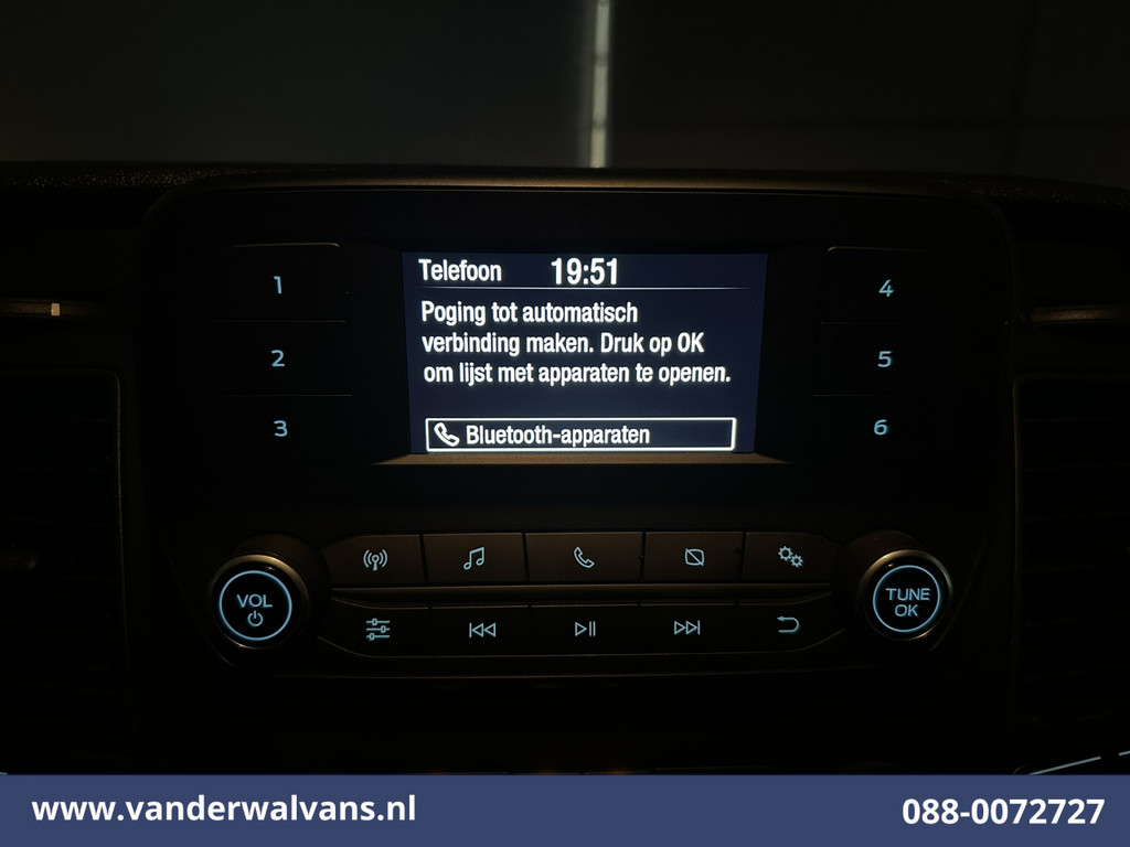 Ford Transit 2.0 TDCI 130pk Bakwagen 221cm hoog Laadklep Euro6 Airco | 3-Zits | Camera Verwarmde voorruit, Bijrijdersbank, 2750kg Trekvermogen 15