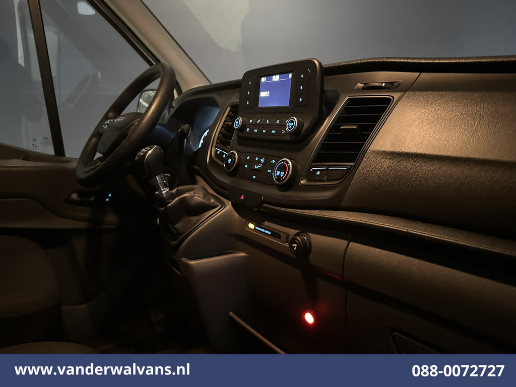 Ford Transit 2.0 TDCI 130pk Bakwagen 221cm hoog Laadklep Euro6 Airco | 3-Zits | Camera Verwarmde voorruit, Bijrijdersbank, 2750kg Trekvermogen 16