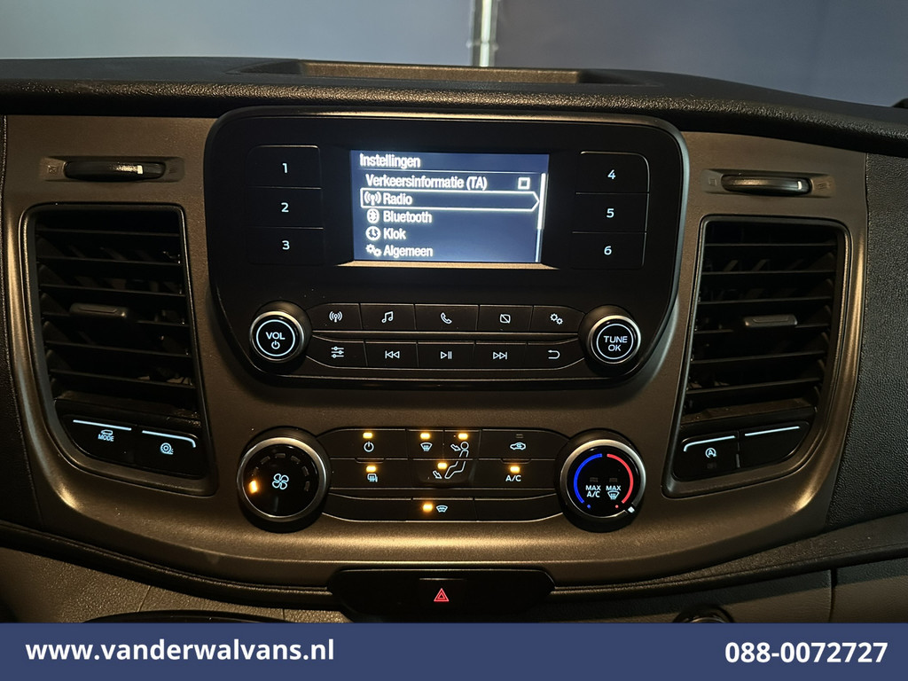 Ford Transit 2.0 TDCI 130pk Bakwagen L4.35m Laadklep Euro6 Airco | Camera | Cruisecontrol | Verwarmde voorruit Bijrijdersbank, 970kg laadvermogen 16