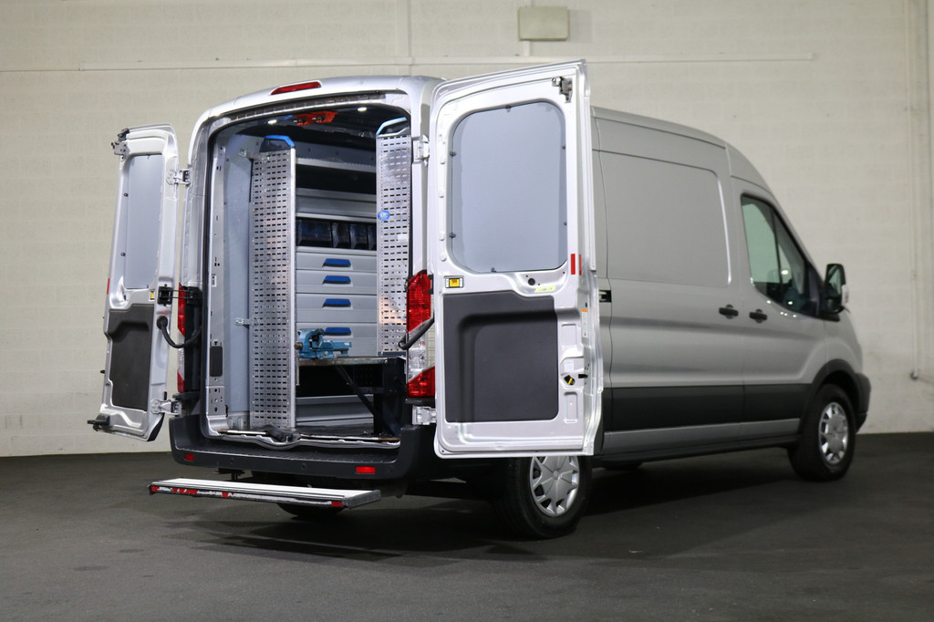 Ford Transit 2.0 TDCI 130pk L2 H2 Automaat Inrichting 10