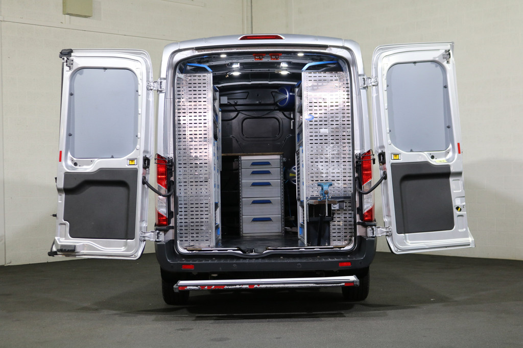 Ford Transit 2.0 TDCI 130pk L2 H2 Automaat Inrichting 11