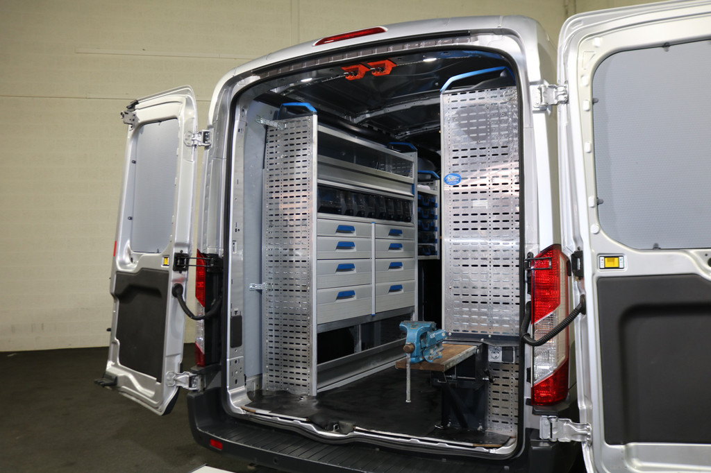 Ford Transit 2.0 TDCI 130pk L2 H2 Automaat Inrichting 15