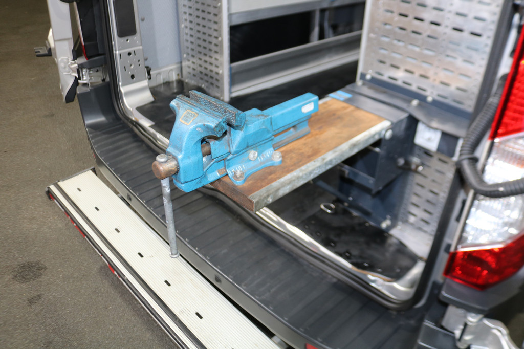 Ford Transit 2.0 TDCI 130pk L2 H2 Automaat Inrichting 16