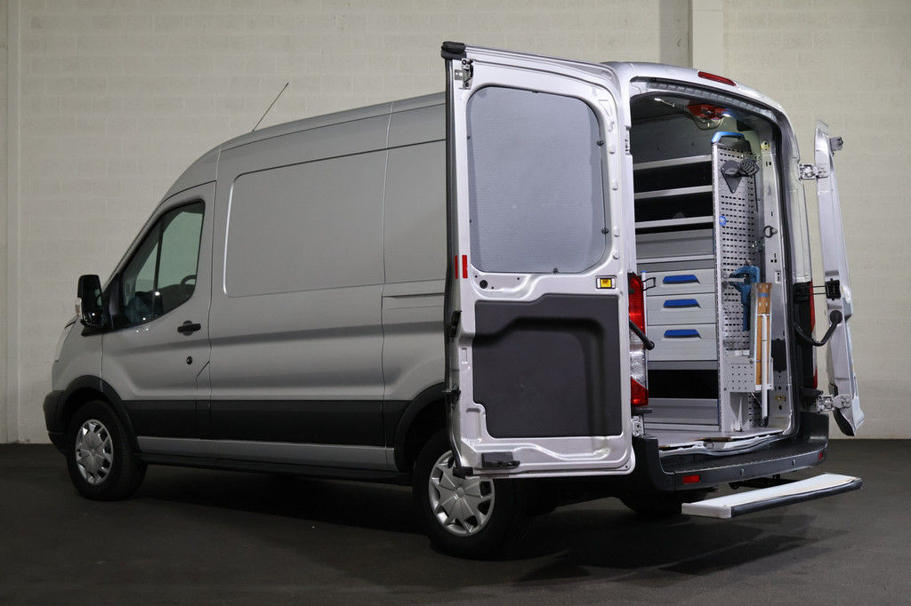 Ford Transit 2.0 TDCI 130pk L2 H2 Trend Automaat Inrichting 12