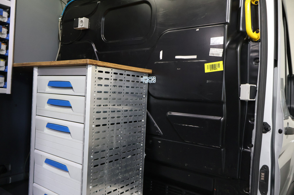 Ford Transit 2.0 TDCI 130pk L2 H2 Trend Automaat Inrichting 19