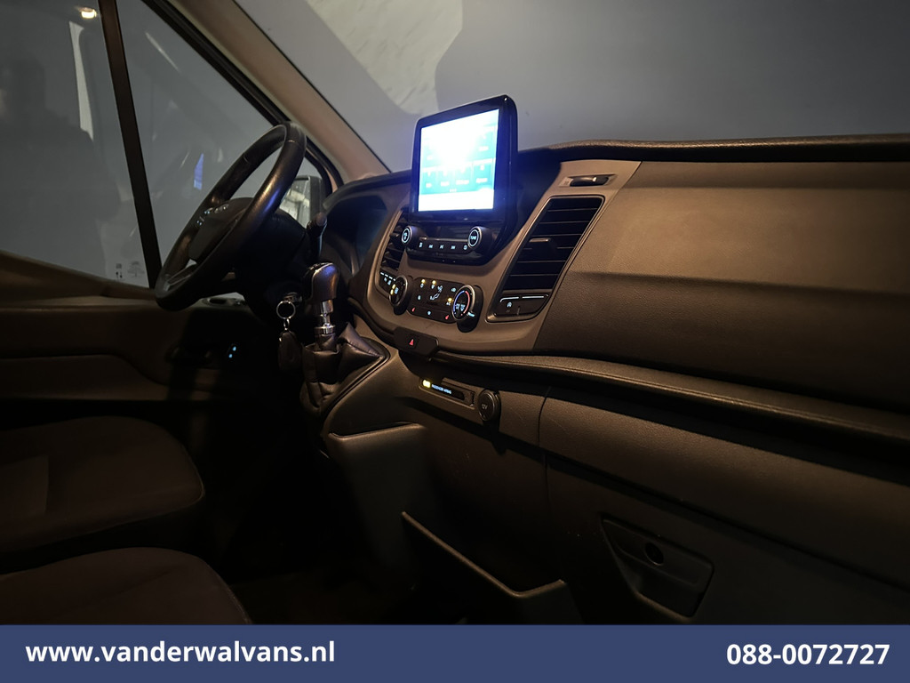 Ford Transit 2.0 TDCI 130pk L3H2 Euro6 Airco | Camera | Navigatie | Android Auto | Cruisecontrol | Parkeersensoren Stoelverwarming, Verwarmde voorruit, 2500kg trekvermogen, Bijrijdersbank 17