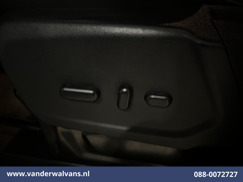 Ford Transit 2.0 TDCI 130pk L3H2 Euro6 Airco | Camera | Navigatie | Android Auto | Cruisecontrol | Parkeersensoren Stoelverwarming, Verwarmde voorruit, 2500kg trekvermogen, Bijrijdersbank 8