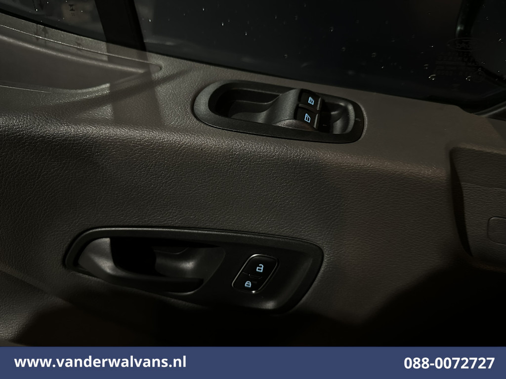 Ford Transit 2.0 TDCI 130pk L4H3 Euro6 Airco | Camera | Cruisecontrol | 2750kg Trekhaak | Parkeersensoren Stoelverwarming, Verwarmde voorruit, Bijrijdersbank 18