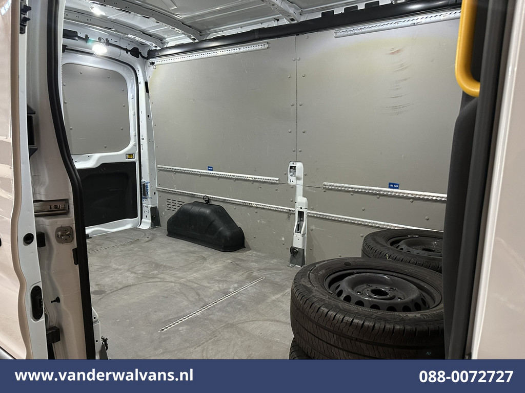 Ford Transit 2.0 TDCI 131pk L3H2 Euro6 Airco | Apple Carplay | Camera | Navigatie | Stoelverwarming | Cruisecontrol Parkeersensoren, Android Auto, Verwarmde voorruit, Bijrijdersbank 15