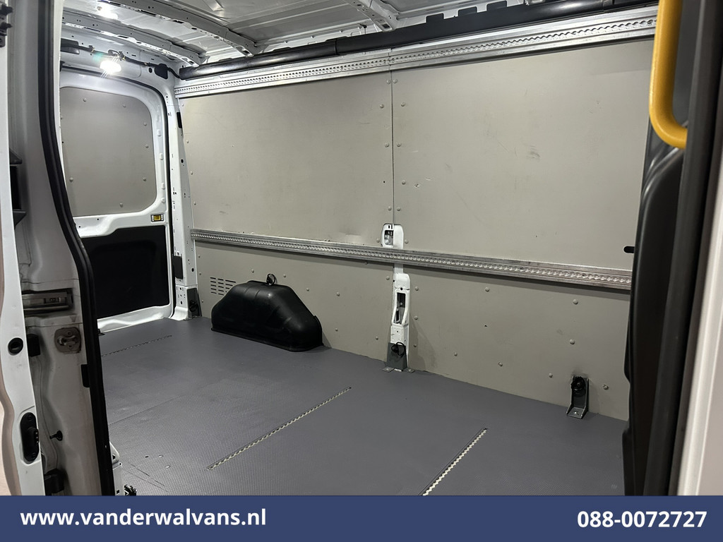 Ford Transit 2.0 TDCI 131pk L3H2 Euro6 Airco | Camera | Navigatie | Apple Carplay | LED | Cruisecontrol Parkeersensoren, Stoelverwarming, Verwarmde voorruit, Bijrijdersbank, 2500kg trekvermogen 15