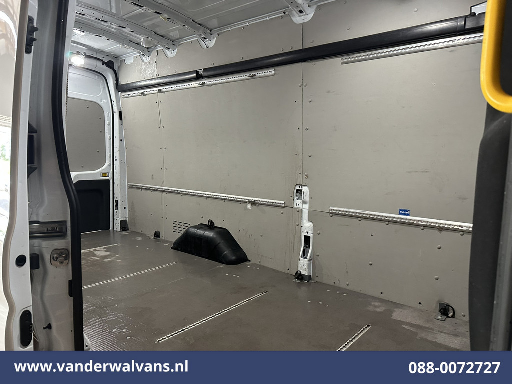Ford Transit 2.0 TDCI 131pk L4H3 Jumbo Euro6 Airco | Camera | Cruisecontrol | Verwarmde voorruit Parkeersensoren, Bijrijdersbank 11