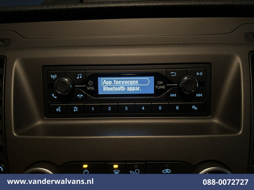 Ford Transit 2.0 TDCI 161pk Bakwagen 225cm hoog Laadklep Euro6 Airco | Camera | Cruisecontrol | 950kg laadvermogen Bijrijdersbank, 2800kg trekvermogen 17