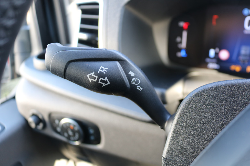 Ford Transit 2.0 TDCI 165pk L3 H2 Trend Automaat Camera 2.8T Trekhaak 21