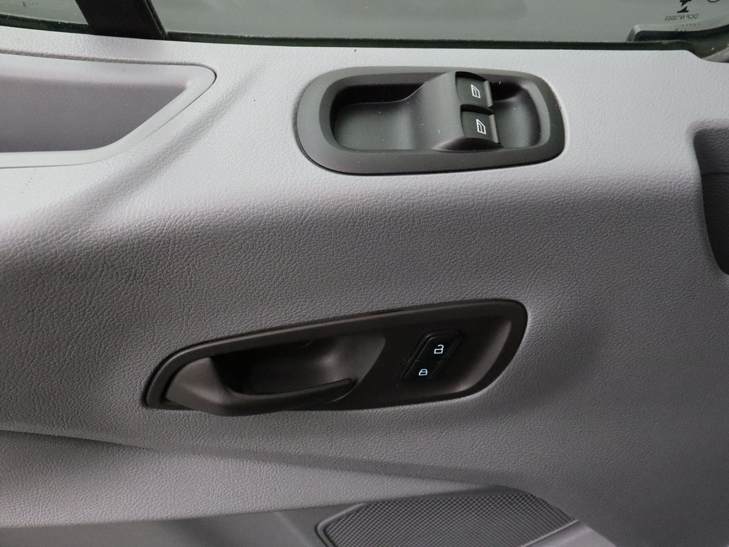 Ford Transit 2.0TDCI 170PK Bakwagen+Laadklep RWD Dubbellucht | Airco | Cruise | 3-Persoon 9