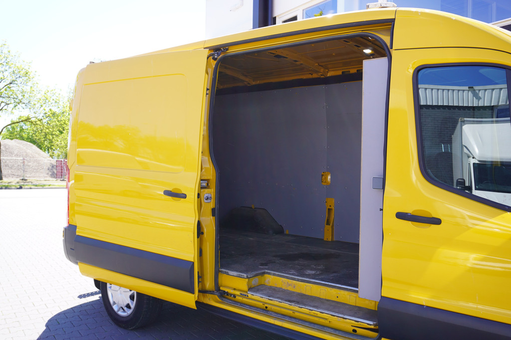 Ford Transit 2.0 TDCI 170PK L3H2 EURO 6 - Airco - Navi - Cruise - €14.900,- Excl. 9